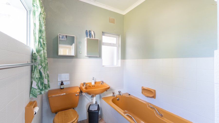 5 Bedroom Property for Sale in Sunny Seas Estate Western Cape